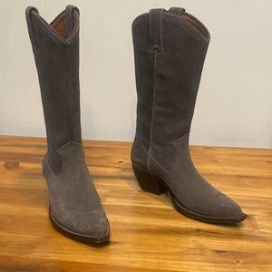 NWOT Frye Sacha Suede Pull On Cowboy Boots in Grey Size 6